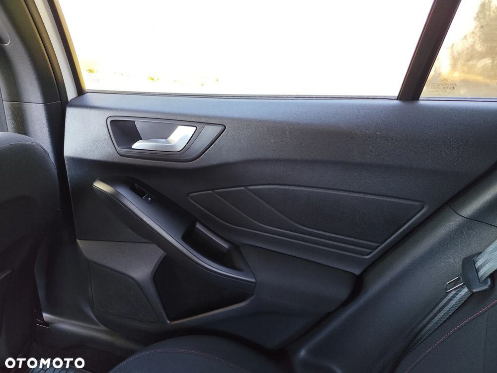 Ford Focus 1.0 EcoBoost Start-Stopp-System ST-LINE STYLE - 30