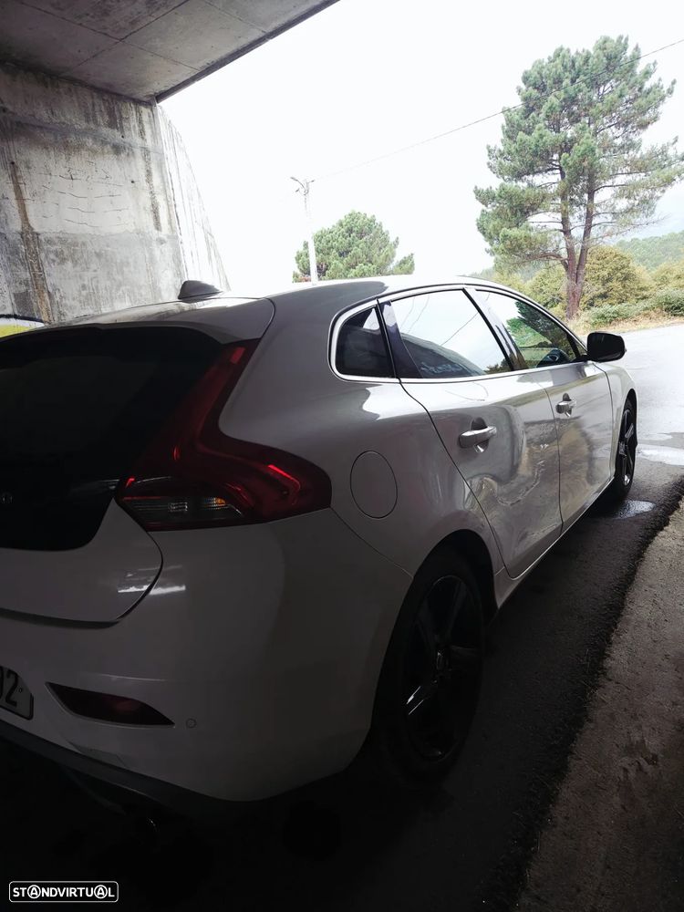 Volvo V40 1.6 D2 R-Design - 28