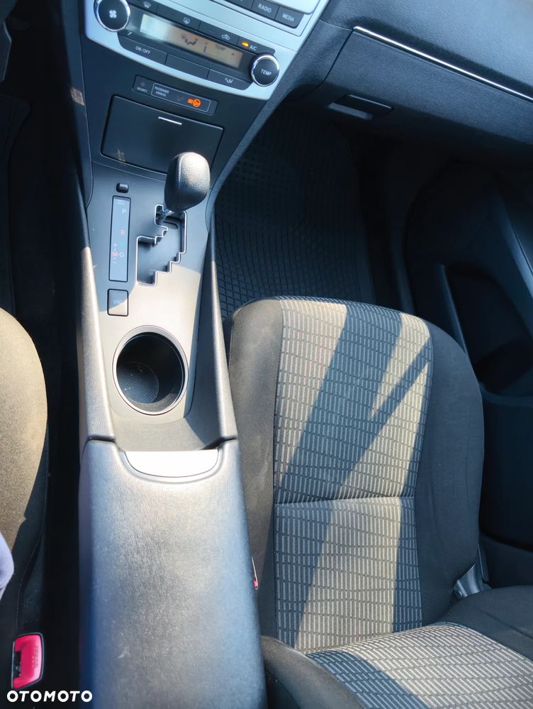 Toyota Avensis 1.8 Active MS - 27