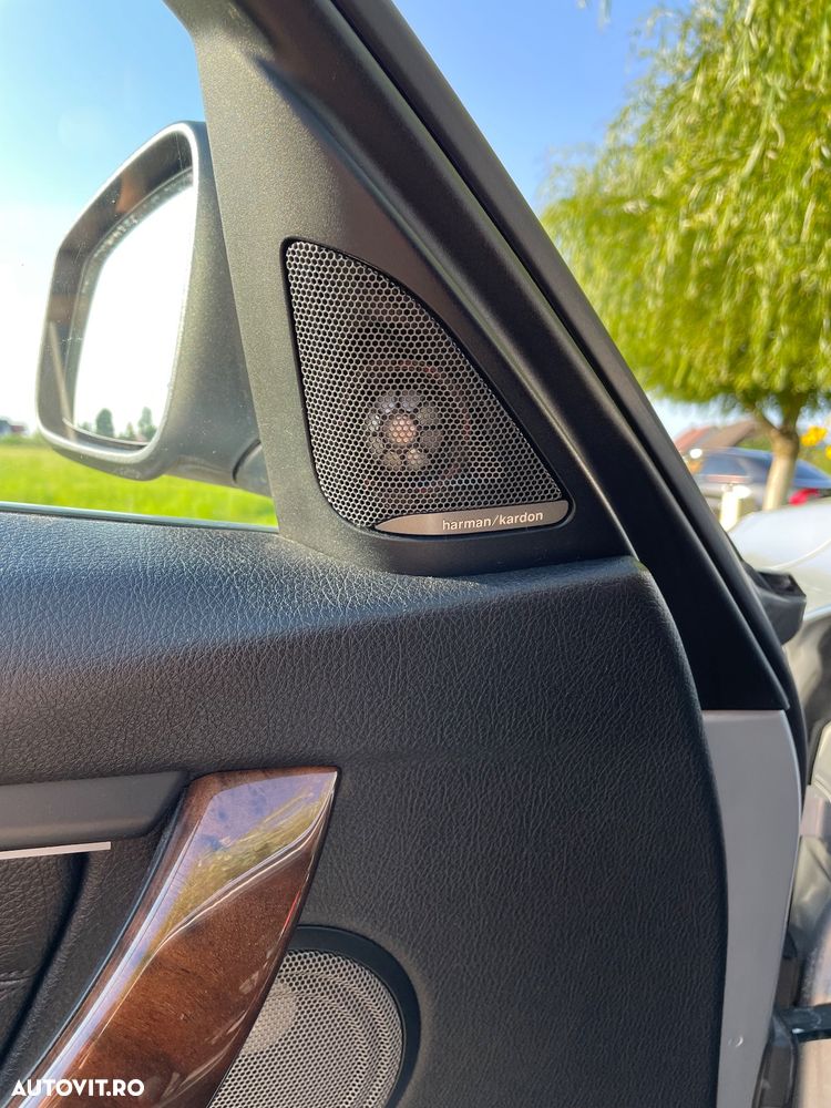 BMW Seria 3 320d Luxury Line - 12