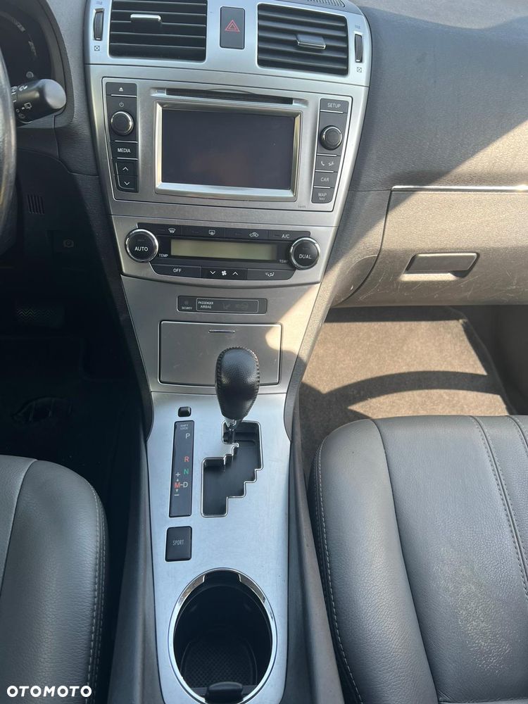 Toyota Avensis 1.8 Multidrive Business Edition - 9