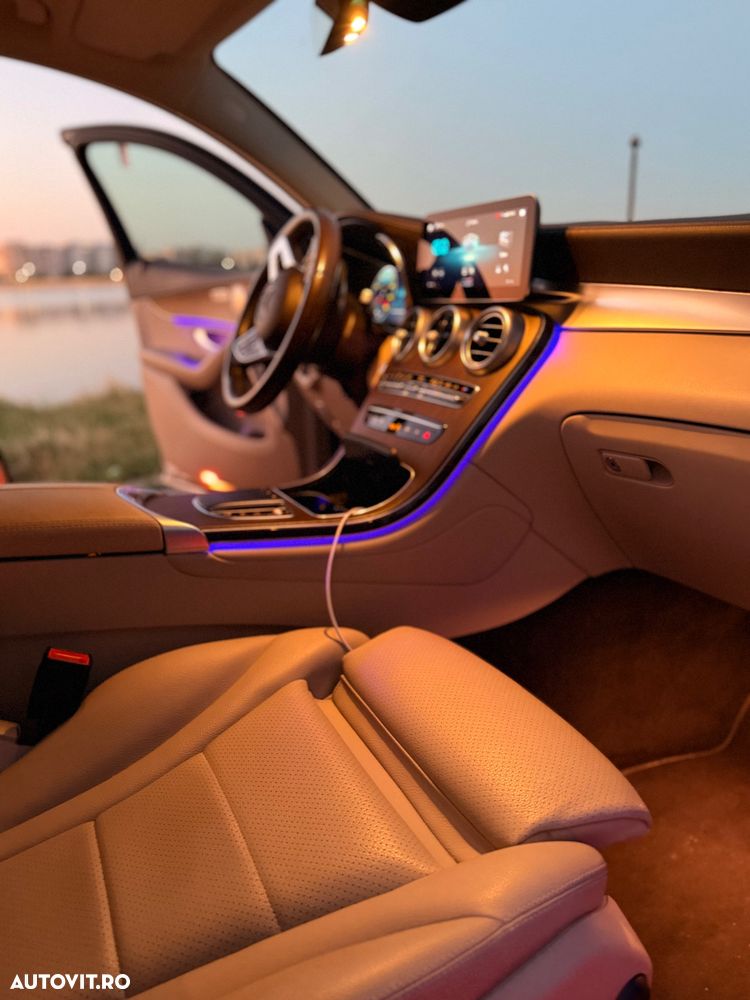Mercedes-Benz GLC Coupe 300 4MATIC MHEV - 5