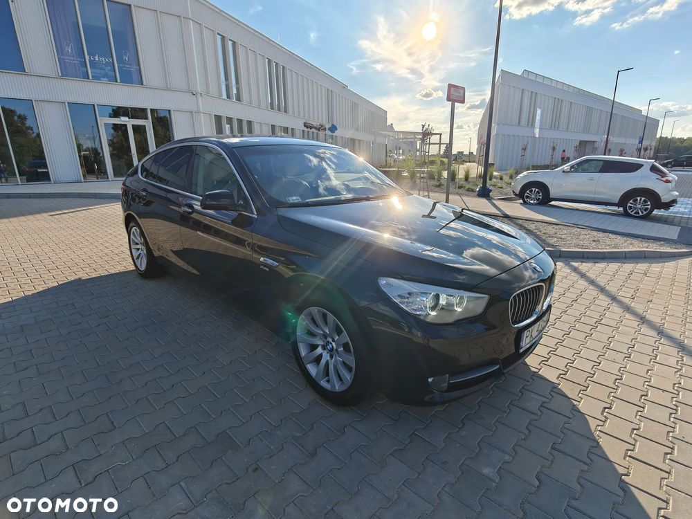 BMW 5GT - 4