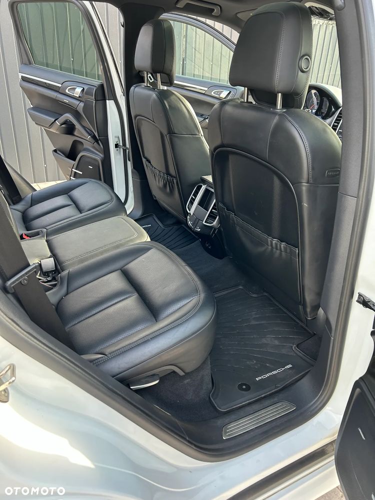 Porsche Cayenne Platinum Edition - 15