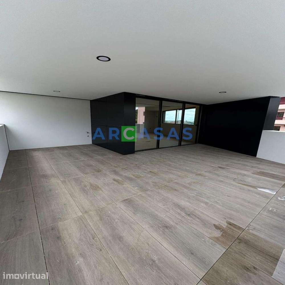 Apartamento T1 com varanda, lugar de garagem e arrumos em São Cosme, G - Grande imagem: 5/20