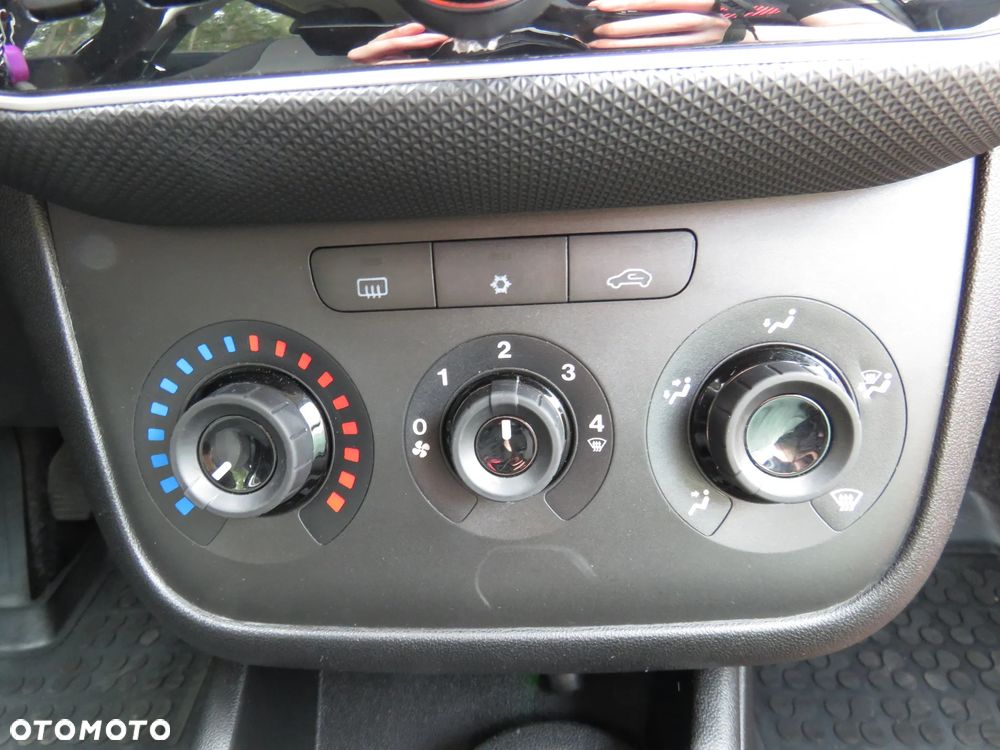 Fiat Punto 1.4 Easy S&S - 21