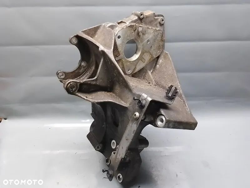 łapa wspornik pompy alternatora vw crafter 2e 2.5 tdi 076145167 - 3