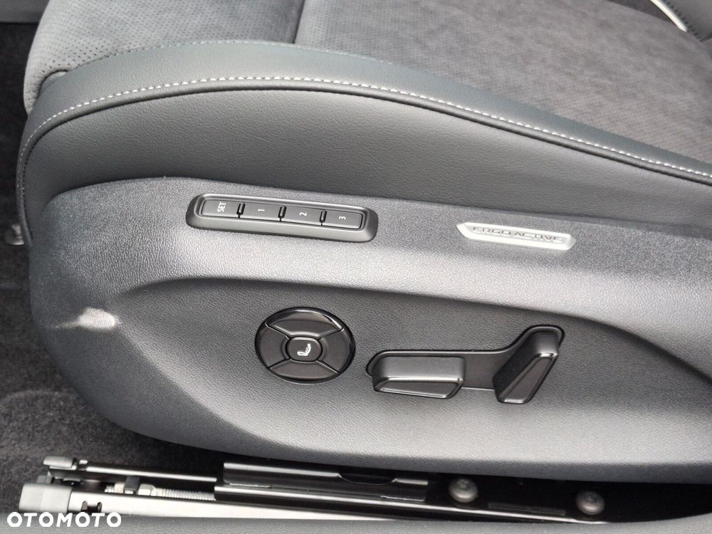 Volkswagen Passat - 13