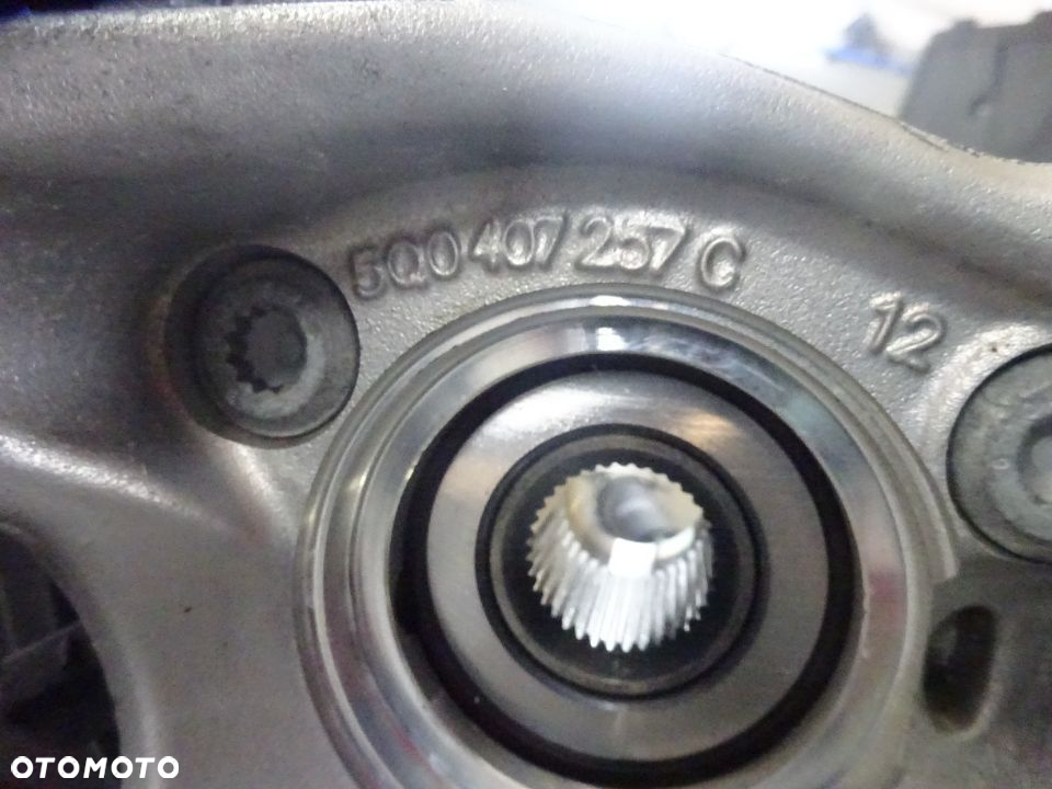 5Q0407257C 3Q0413031BM Zwrotnica amortyzator przod L P VW Passat B8 Arteon czesci - 3