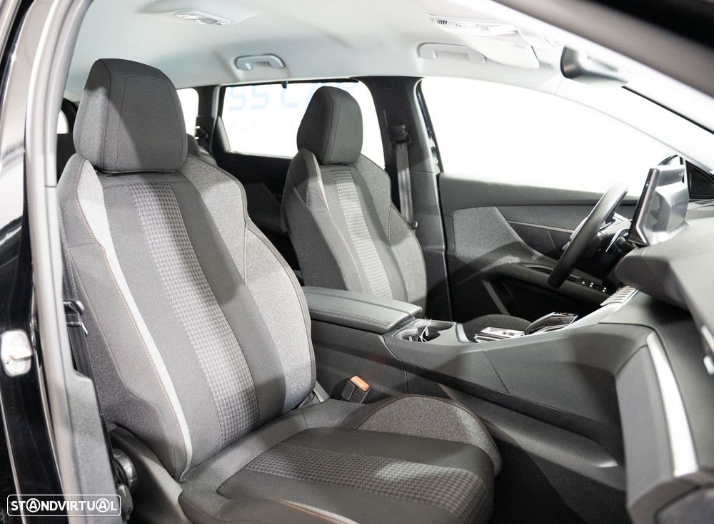 Peugeot 5008 1.2 PureTech Allure EAT8 - 18