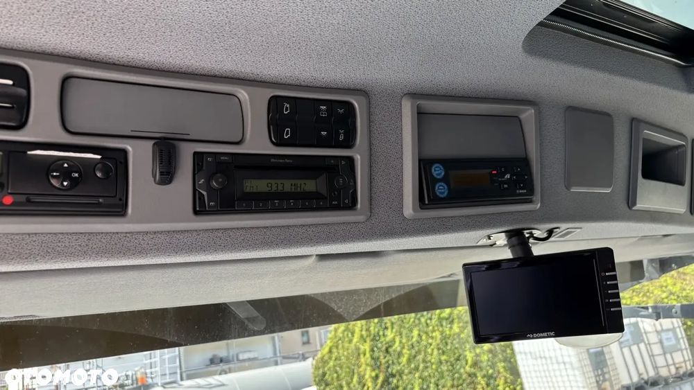 Mercedes-Benz 2548 - 11