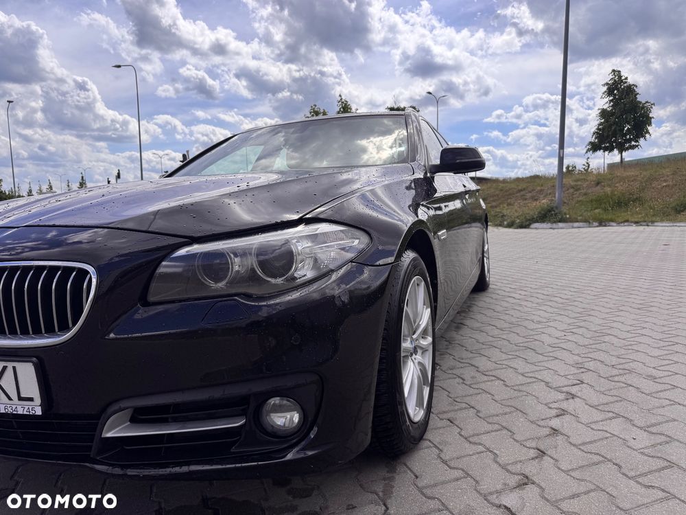 BMW Seria 5 525d xDrive Sport-Aut Luxury Line - 11