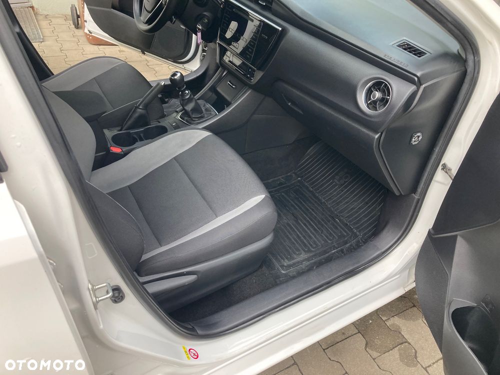 Toyota Auris - 25