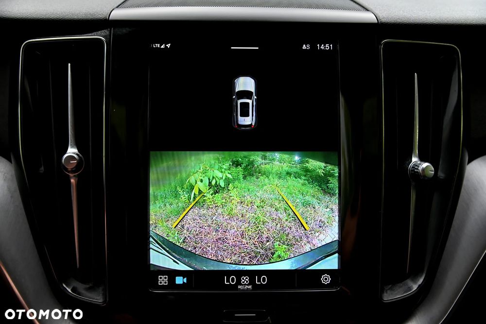 Volvo XC 60 B4 D AWD Geartronic Momentum Pro - 31