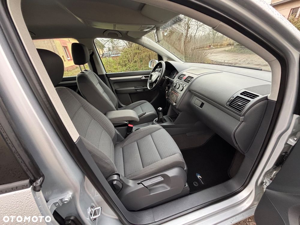 Volkswagen Touran 1.9 TDI DPF Conceptline - 21