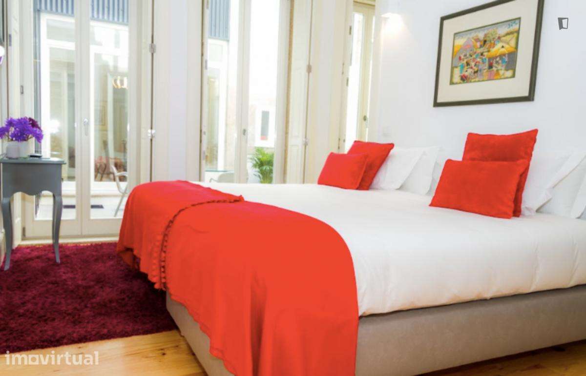 Apartamento com 2 quartos - localizado em Santo Ildefonso Porto - Grande imagem: 2/28