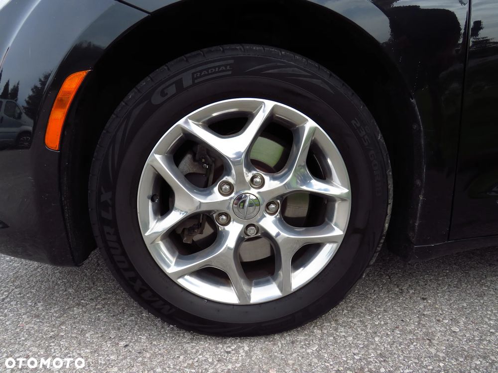 Chrysler Pacifica - 38