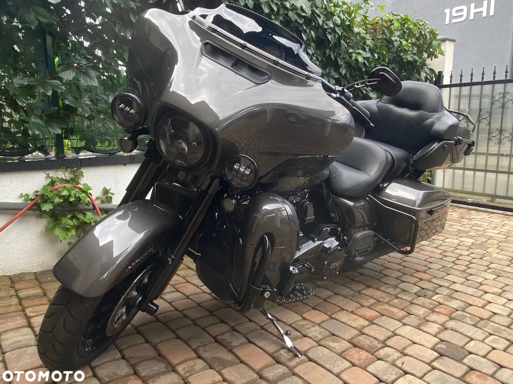 Harley-Davidson FLH Electra Glide - 3