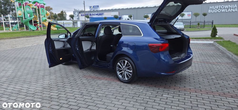 Toyota Avensis 2.0 D-4D Premium - 31