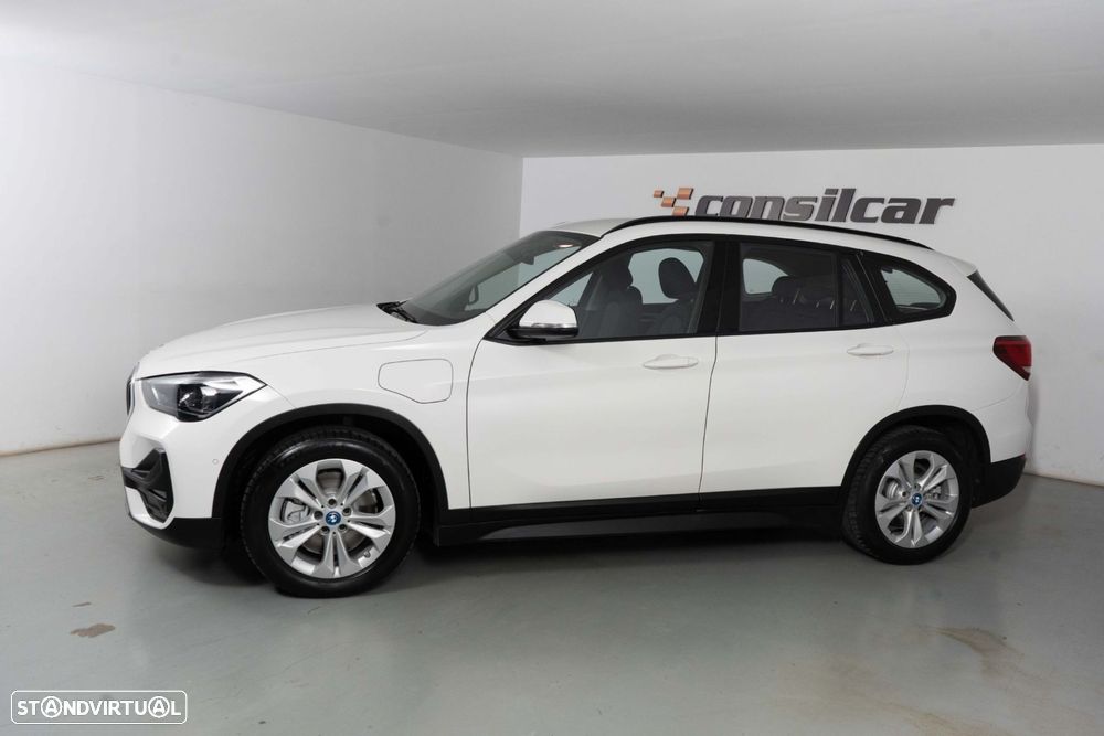 BMW X1 25 e xDrive Corporate Edition - 8