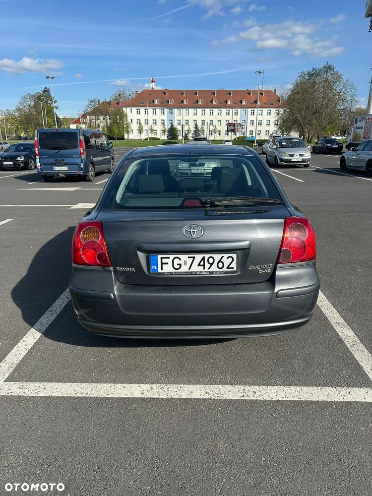 Toyota Avensis 2.0 D-4D Sol - 4