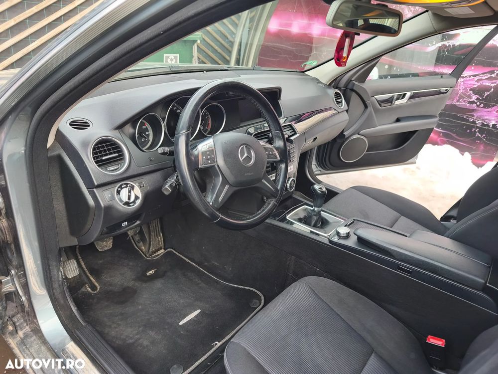Mercedes-Benz C 180 BlueEFFICIENCY Elegance - 10