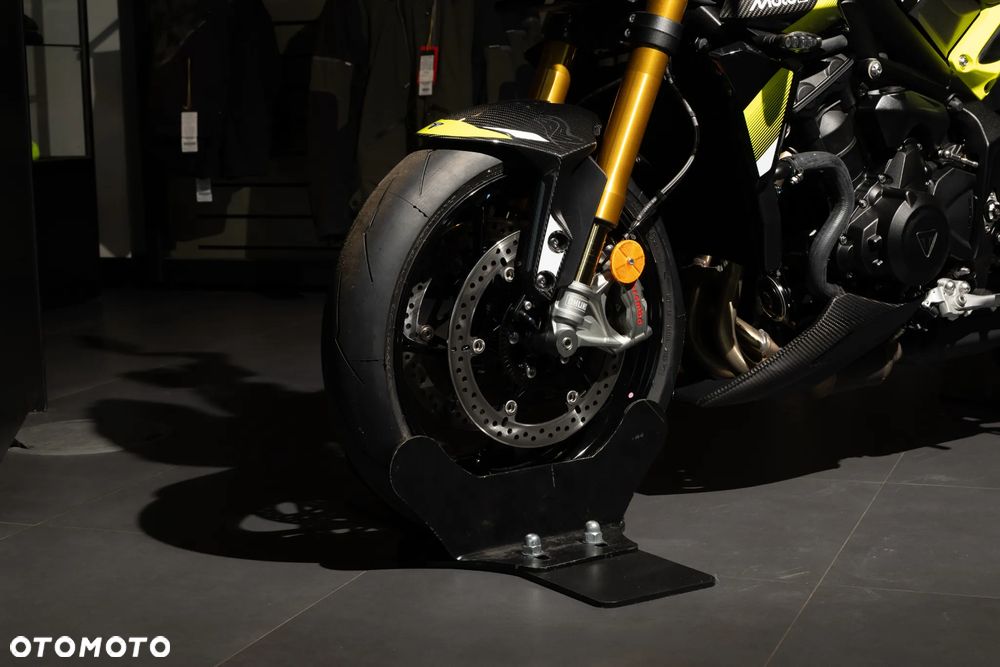 Triumph Street Triple - 2