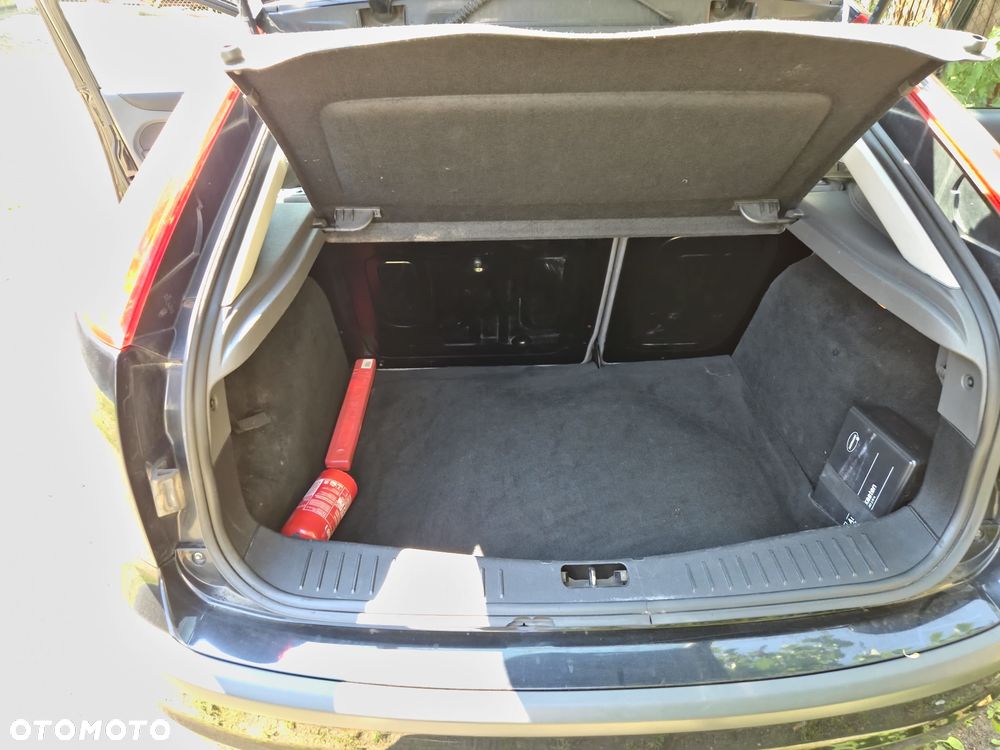 Ford Focus 1.6 Ambiente - 8