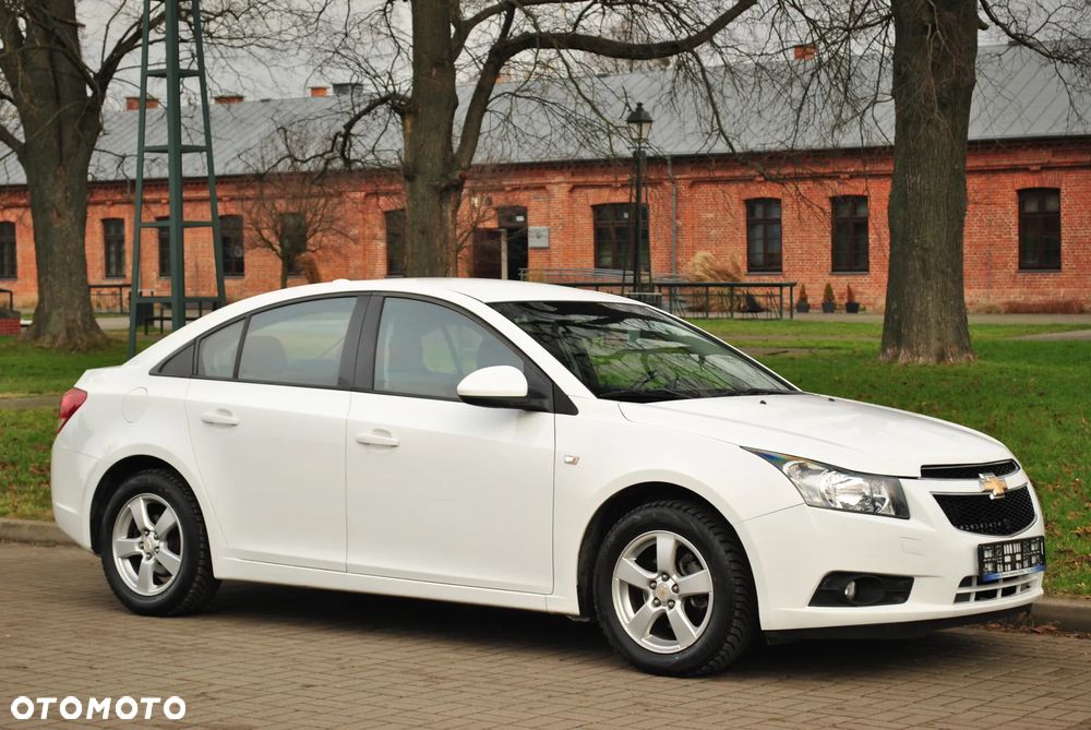 Chevrolet Cruze 1.8 LT+ - 9