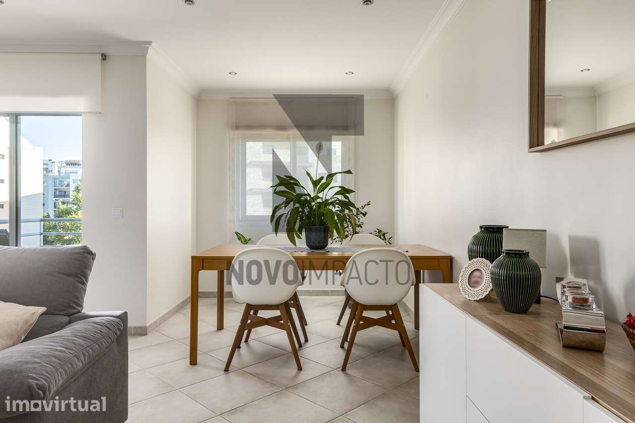 Apartamento T2 com Box e Varanda | Urbanização Monte Verde, Montijo - Grande imagem: 2/40