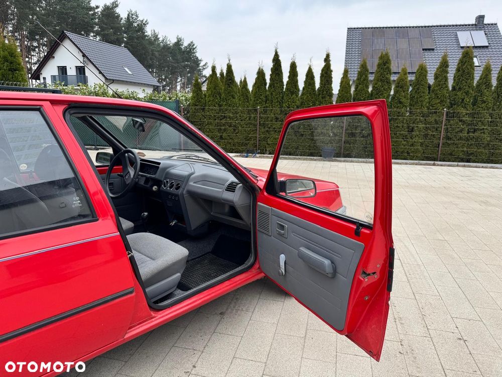 Peugeot 205 - 6