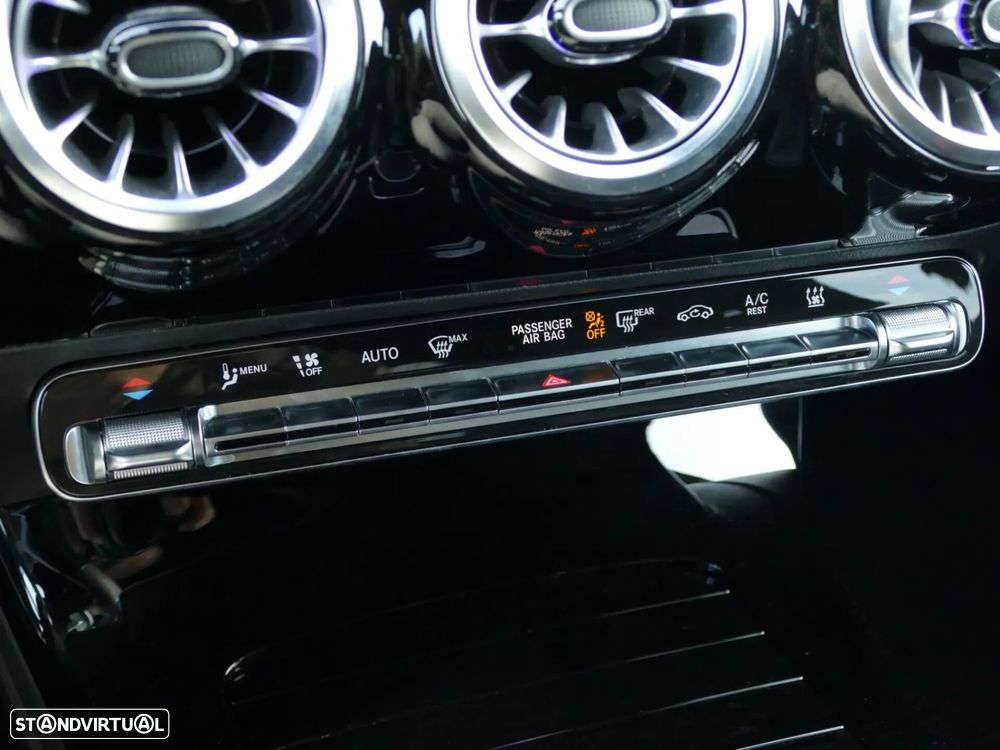 Mercedes-Benz A 250 e AMG Line - 22