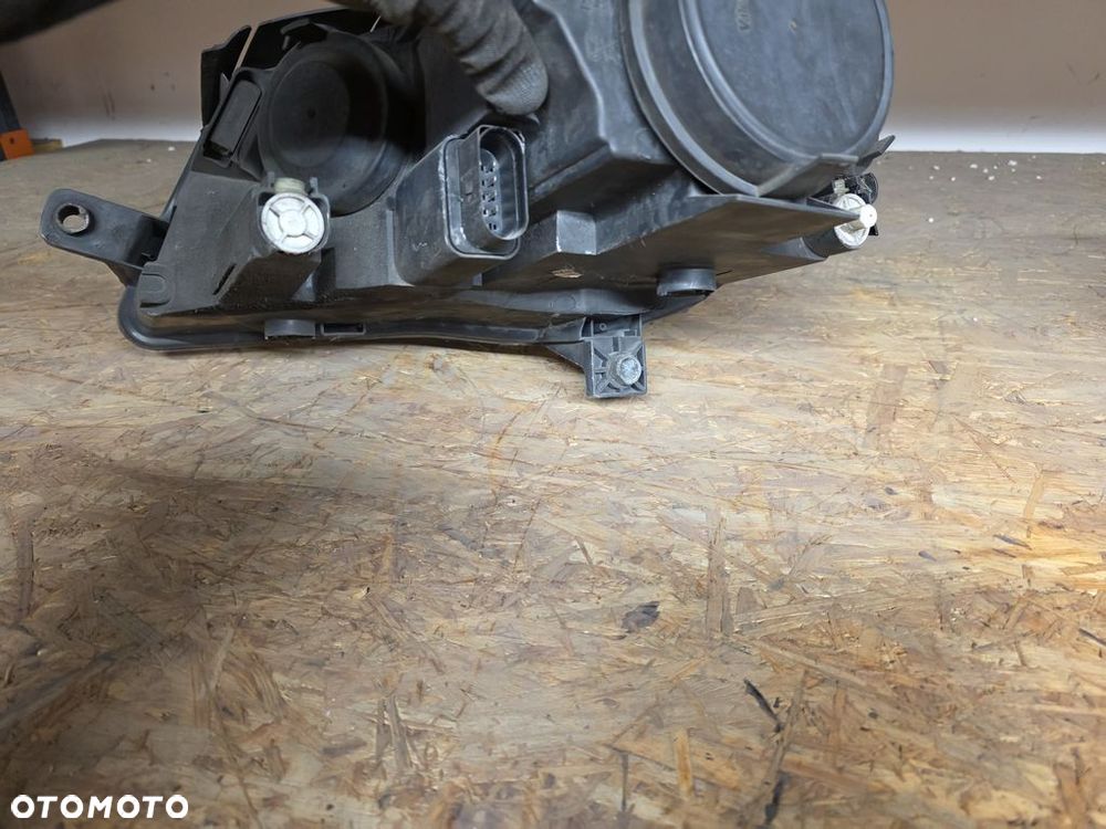 VOLKSWAGEN PASSAT B6 LAMPA PRZEDNIA PRAWA  ANGLIK 3C0941006 - 4