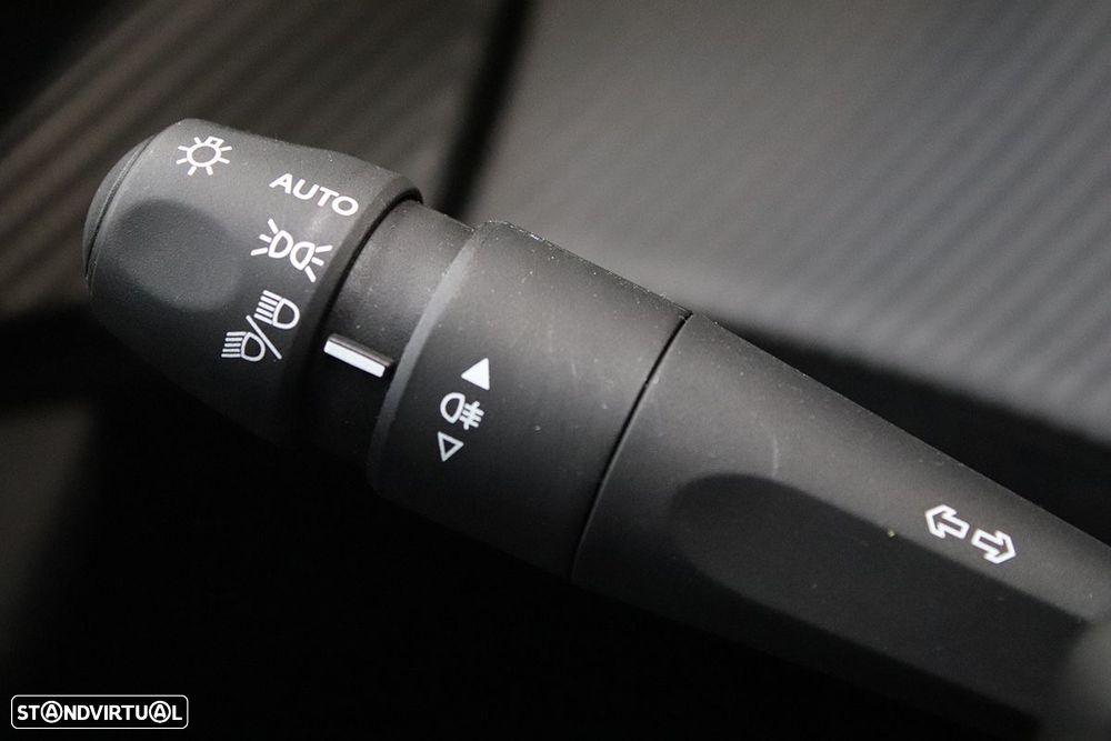 Peugeot 2008 1.2 PureTech Allure - 18