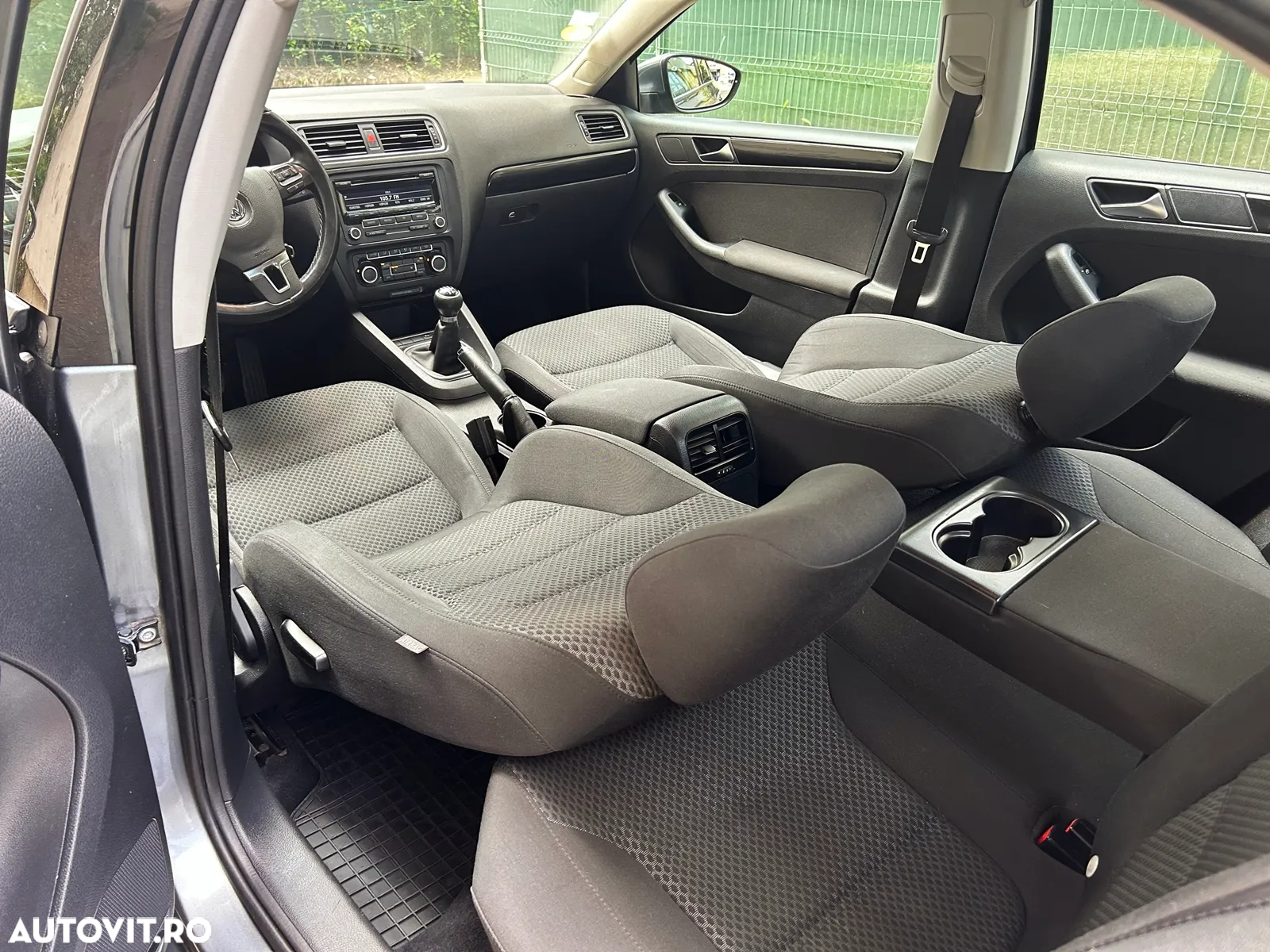 Volkswagen Jetta 1.6 TDI Blue Motion Technology Comfortline - 13