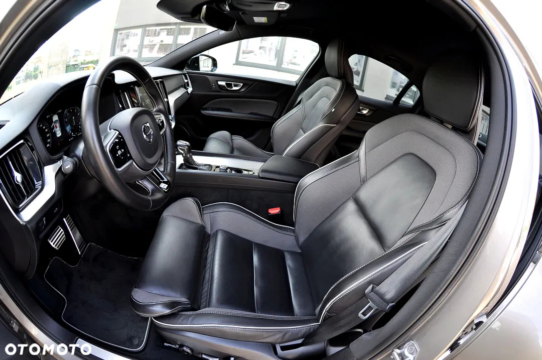 Volvo S60 T5 AWD R-Design - 22