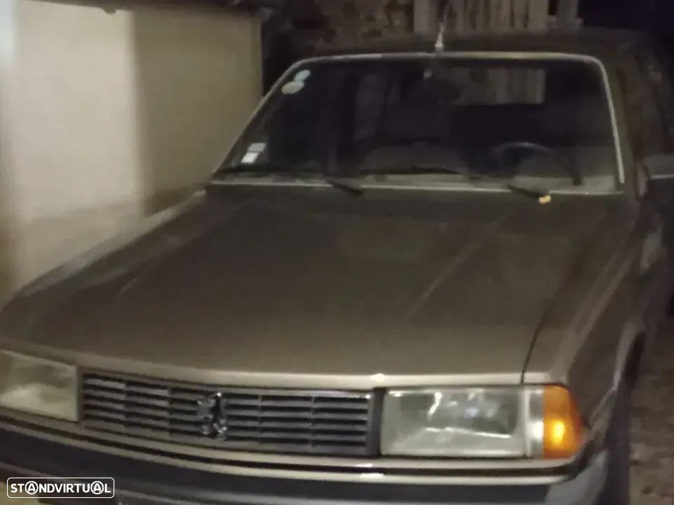 Peugeot 305 - 1