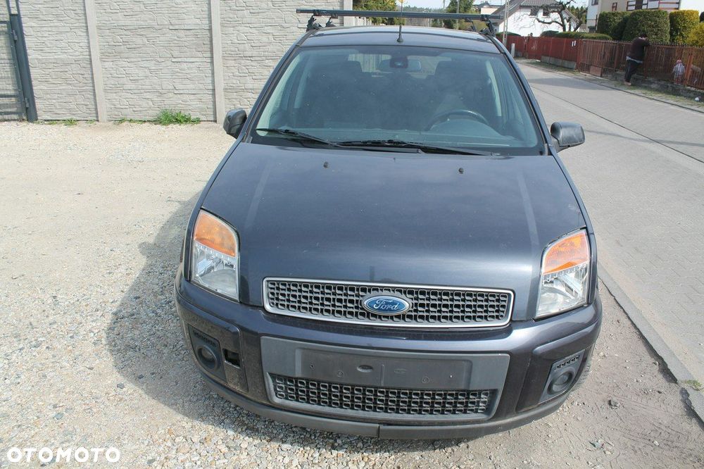 Ford Fusion - 2