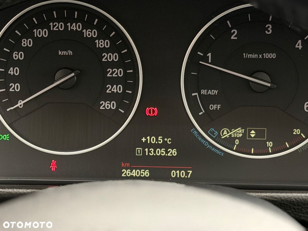 BMW Seria 3 318d Luxury Line EU6 - 23