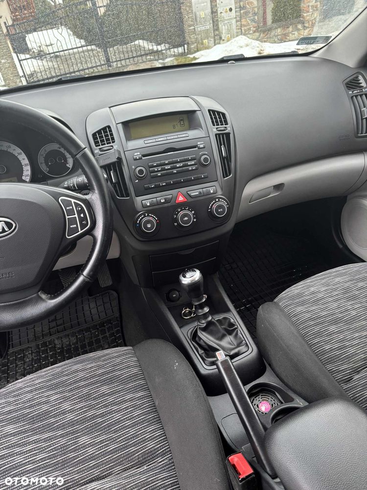 Kia Ceed 1.4 CVVT LX - 15