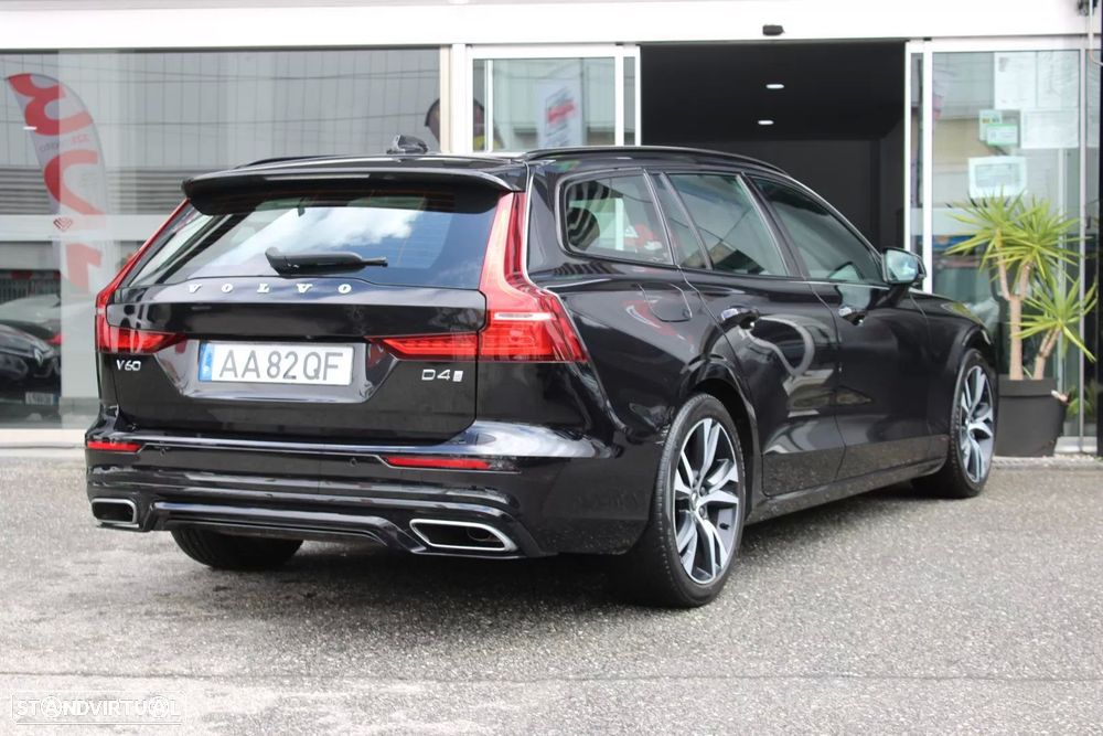Volvo V60 2.0 D4 R-Design Geartronic - 4