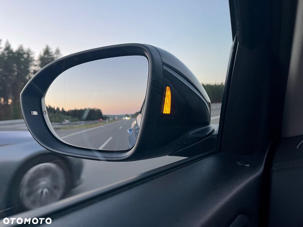 Volkswagen T-Roc 1.5 TSI Style DSG - 23