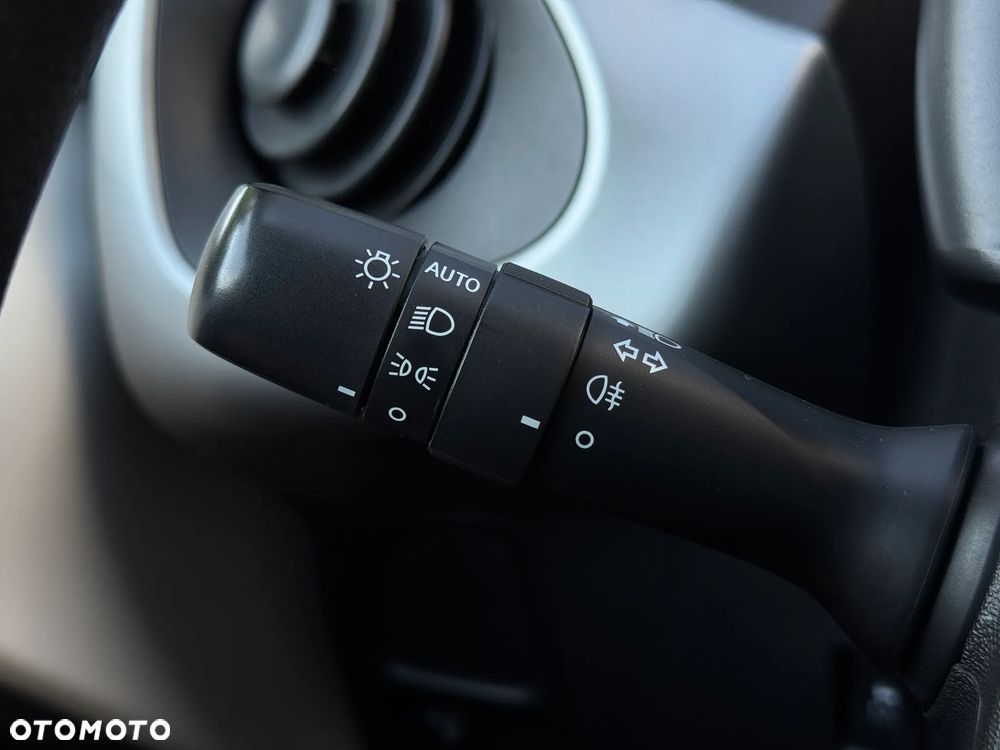 Citroën C1 PureTech 82 SELECTION - 25