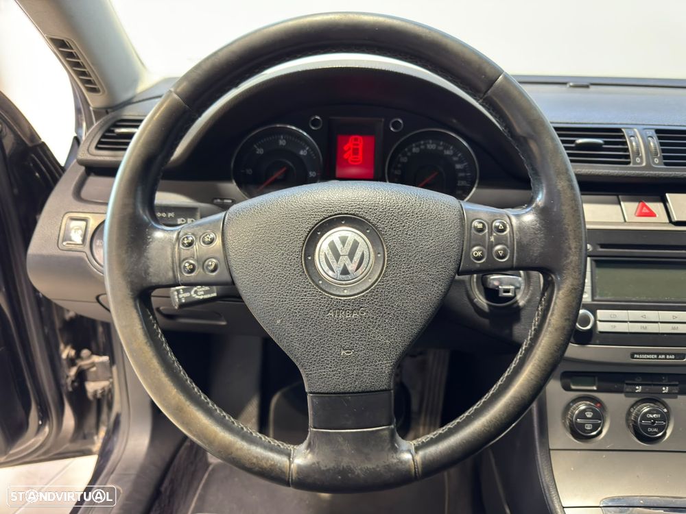 VW Passat 2.0 TDI 4M Confortline - 14