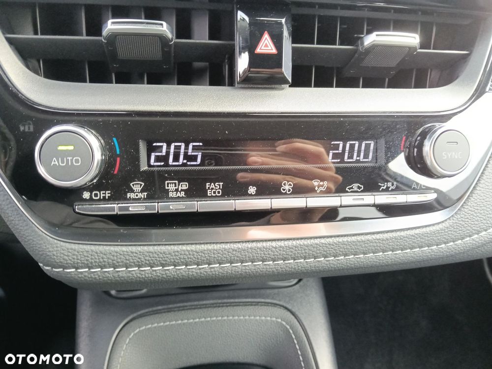 Toyota Corolla 1.8 Hybrid Style - 18