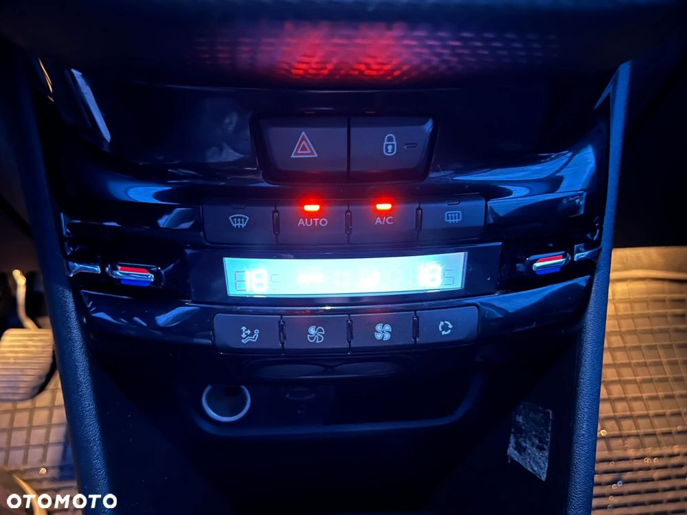 Peugeot 2008 PureTech 82 Allure - 15