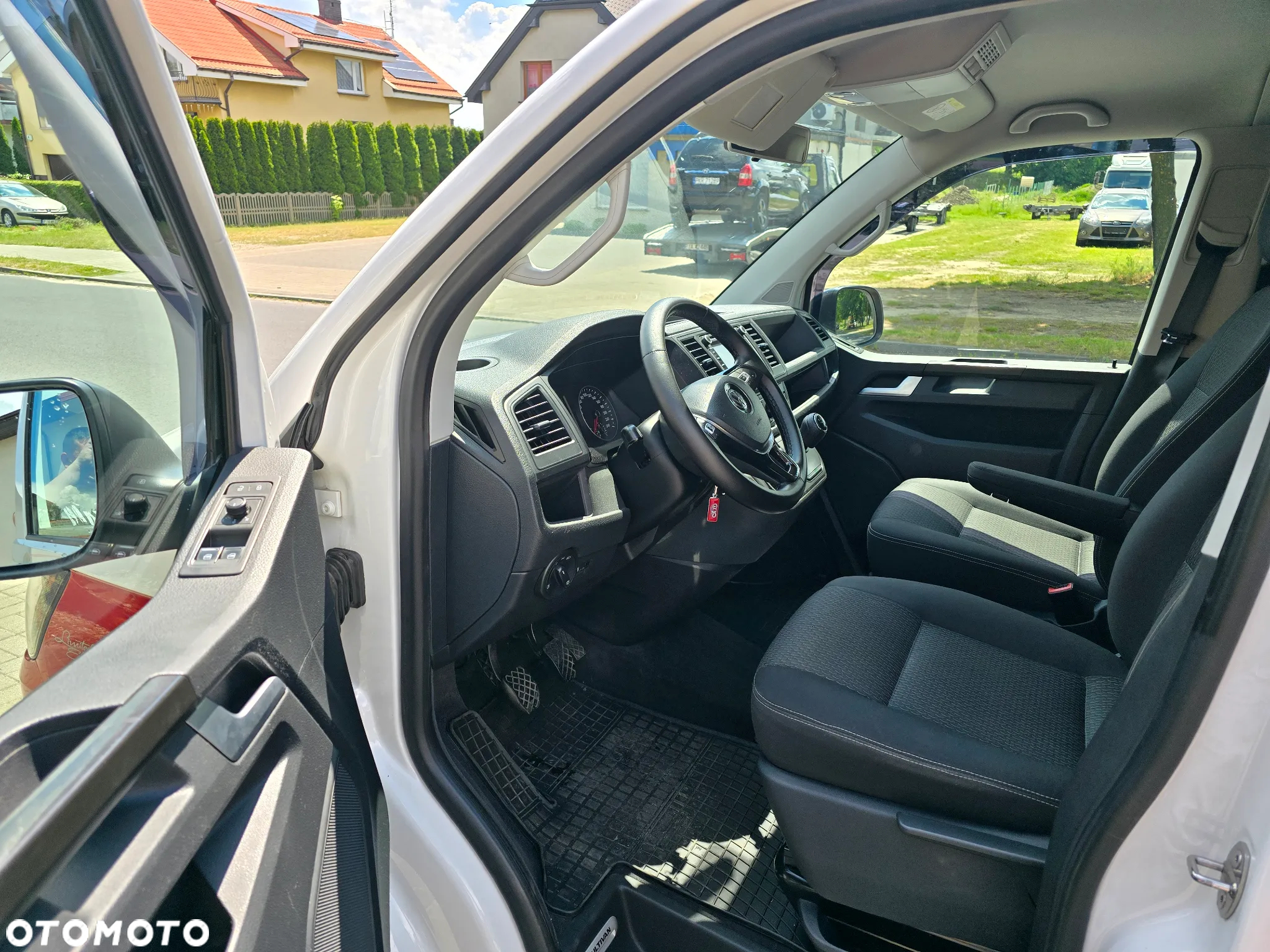 Volkswagen Multivan - 9