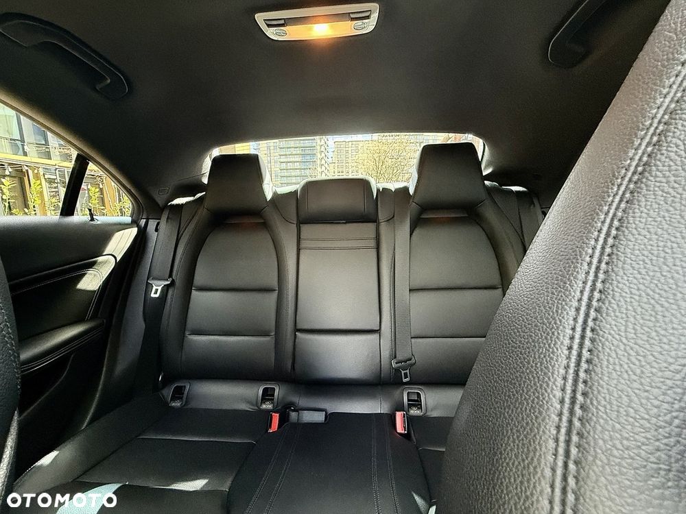 Mercedes-Benz CLA 250 4-Matic - 14