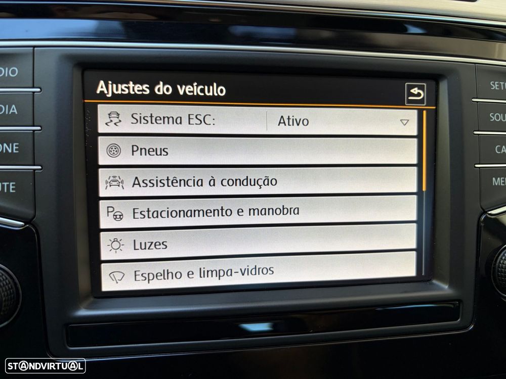 VW Passat Variant 2.0 TDI Highline DSG - 35