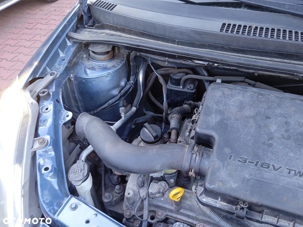 Daihatsu Sirion 1.3 - 15